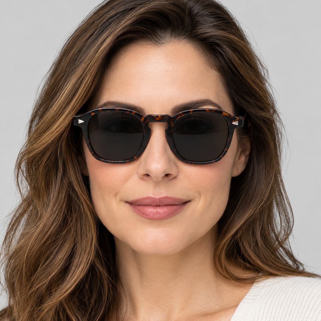 Alex | Unisex Square Sunglasses with Tinted Lenses and Classic Frame
