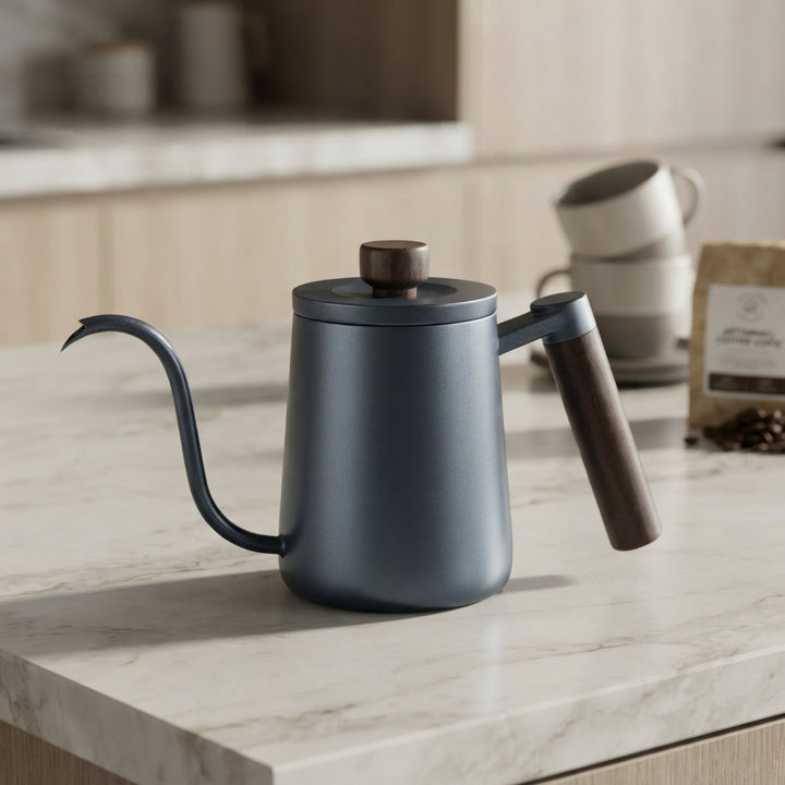 Mero | Gooseneck Coffee Kettle with Wooden Handle and Lid