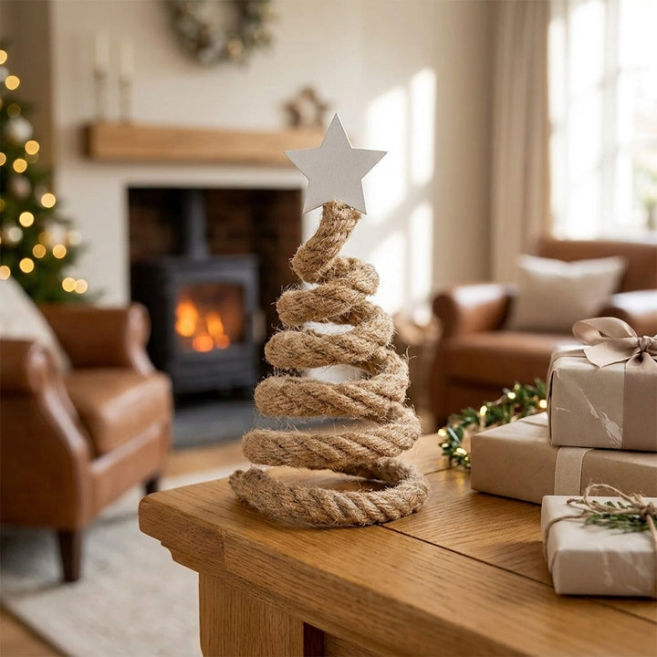 Daro | Beaded Christmas Tree Decor with Star Topper and Layered Spiral Design