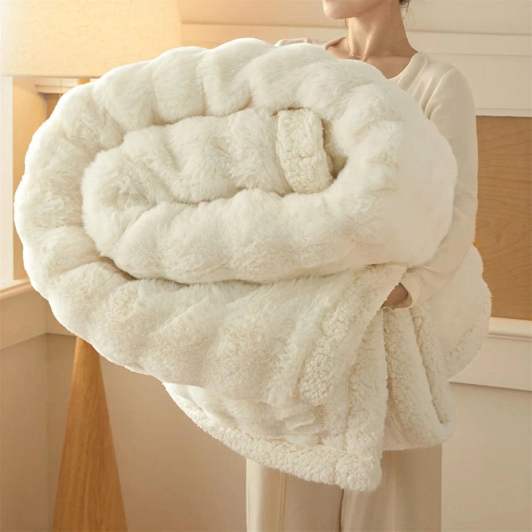 Brena | Plush Oversized Blanket with Raised Texture and Cozy Trim