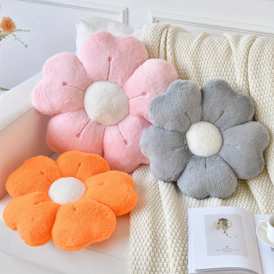 Daisy Plush Throw Pillow