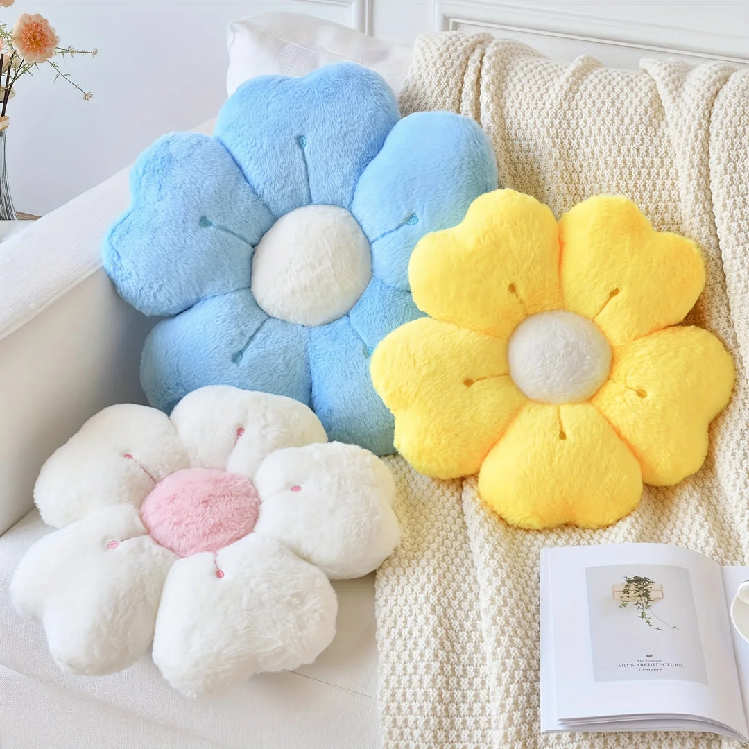 Daisy Plush Throw Pillow