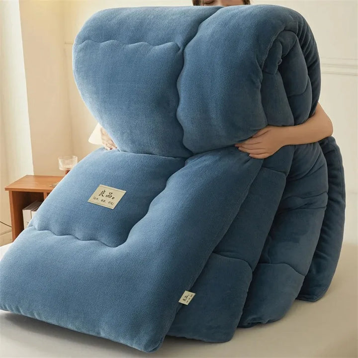Cielo | Oversized Plush Blanket with Quilted Texture and Reversible Design