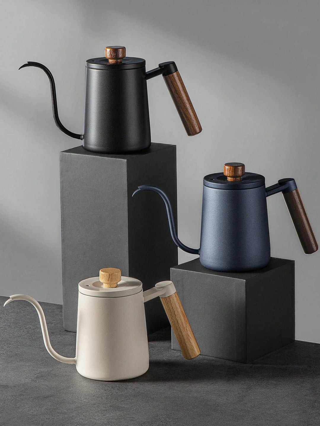 Mero | Gooseneck Coffee Kettle with Wooden Handle and Lid