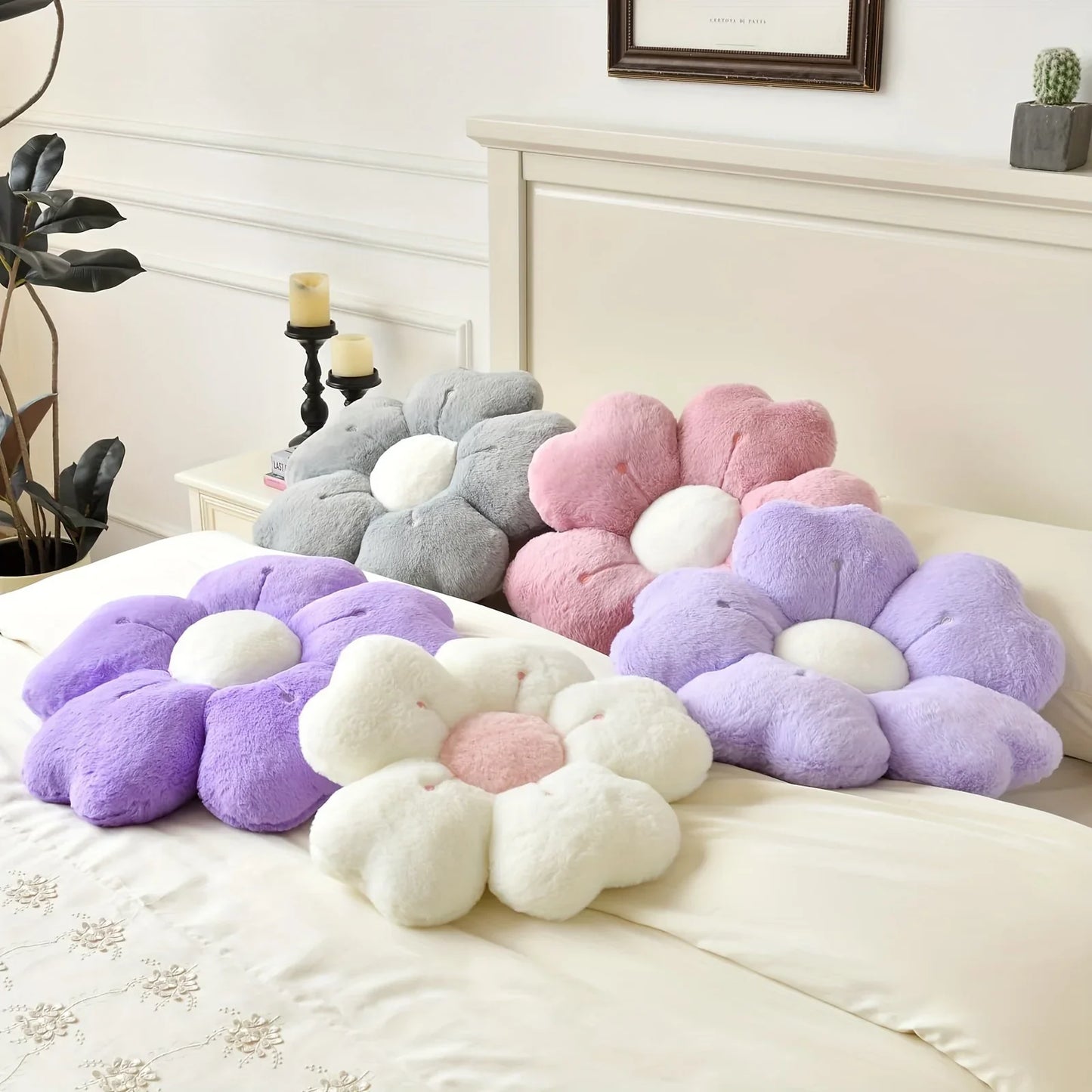 Daisy Plush Throw Pillow