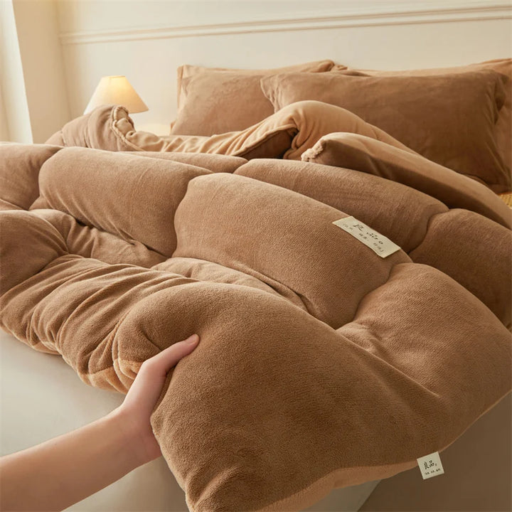 Cielo | Oversized Plush Blanket with Quilted Texture and Reversible Design