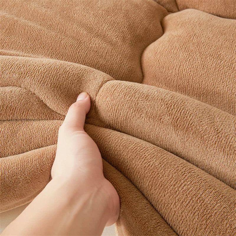 Cielo | Oversized Plush Blanket with Quilted Texture and Reversible Design