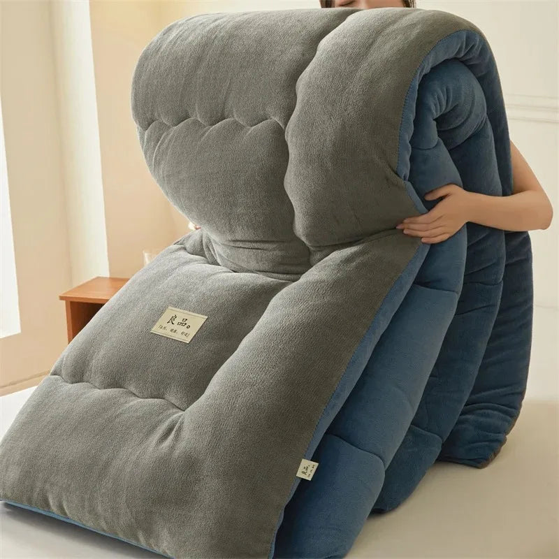 Cielo | Oversized Plush Blanket with Quilted Texture and Reversible Design