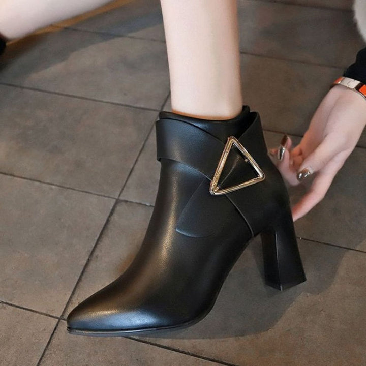 Victoria | Women&